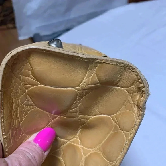 FURLA Women’s Purse,Vintage.couple of tiny call outs see pictures. Great bag❣️ - Picture 5 of 10